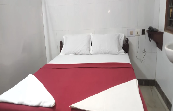 1 x STANDARD DOUBLE ROOM